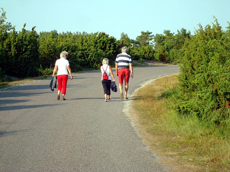 På promenad